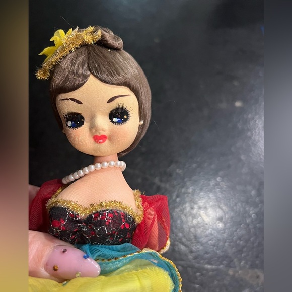 Vintage 1970s Bradley Big Eye Doll – Las Vegas Showgirl Style –Rare Boudoir Doll - Picture 4 of 6